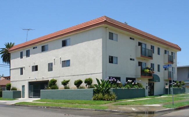 3671 Veteran Avenue, in Los Angeles, CA - Foto de edificio - Building Photo