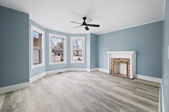 17 W Pierrepont Ave in Rutherford, NJ - Building Photo - Building Photo