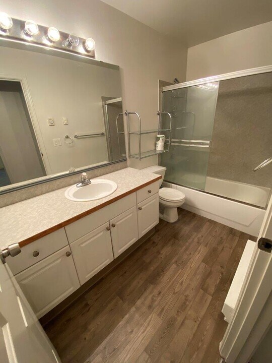 931 N 86th St in Seattle, WA - Building Photo