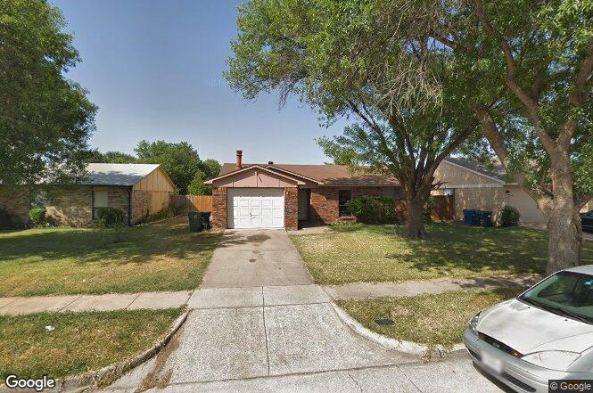 5301 Gibson Dr in The Colony, TX - Building Photo