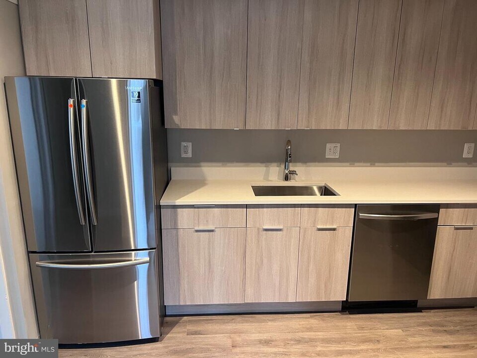 624 Girard St NE in Washington, DC - Building Photo