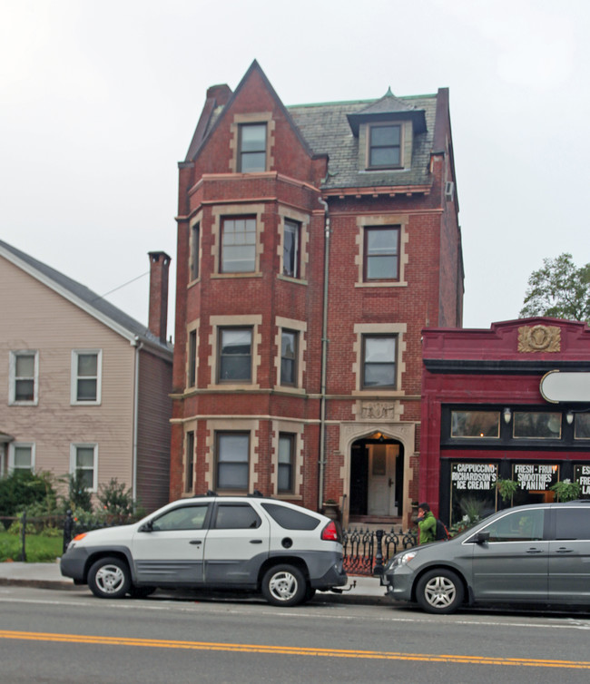 900 Massachusetts Ave in Cambridge, MA - Building Photo - Building Photo