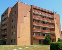 558 Durham Cres Apartments