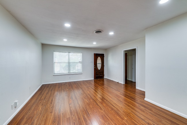438 Rorary Dr in Richardson, TX - Building Photo - Building Photo