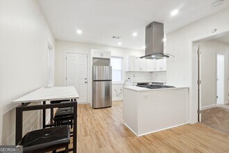 1032 Garibaldi St SW in Atlanta, GA - Building Photo - Building Photo
