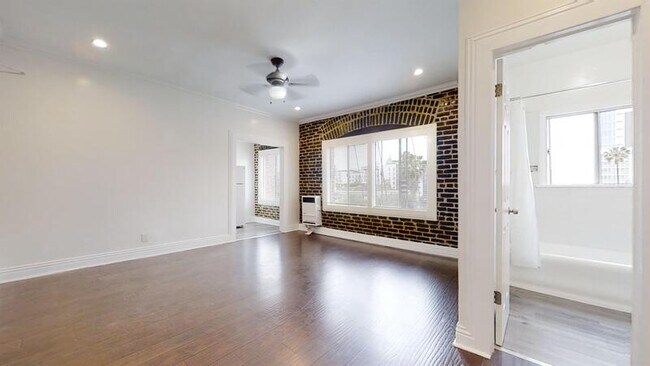 property at 738 S New Hampshire Ave