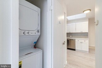 505 Pine St, Unit 3F in Philadelphia, PA - Building Photo - Building Photo