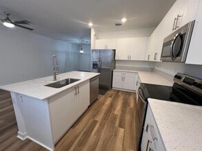 256 SW 159th Ter in Pembroke Pines, FL - Building Photo - Building Photo