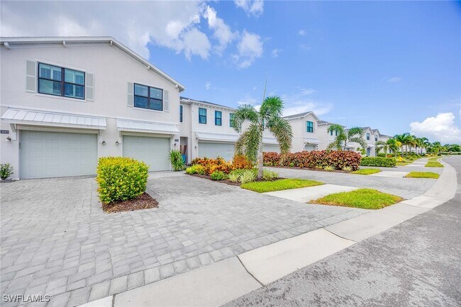 13058 Pembroke Dr in Naples, FL - Building Photo - Building Photo