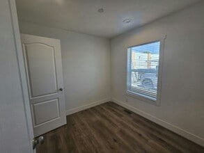2537 Las Vegas Blvd N in North Las Vegas, NV - Building Photo - Building Photo