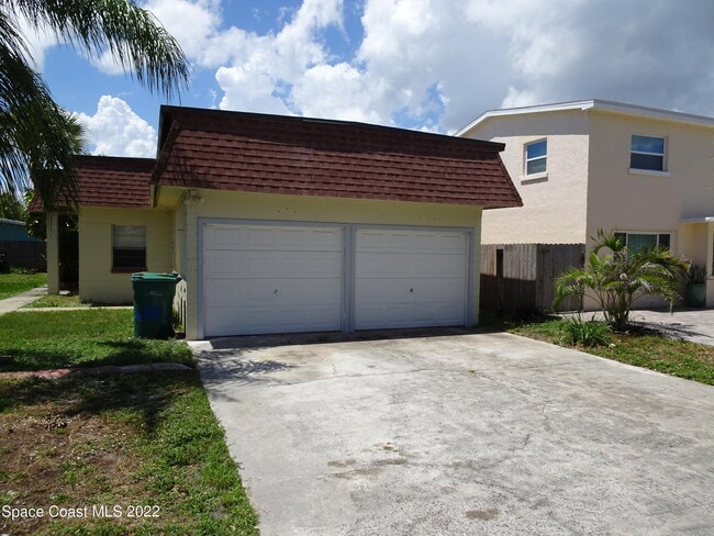 18 North Ct in Indialantic, FL - Building Photo - Building Photo
