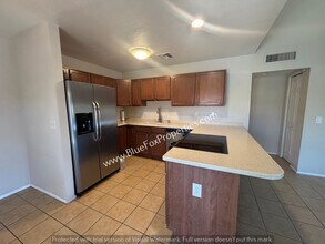 5051 N Sabino Canyon Rd in Tucson, AZ - Building Photo - Building Photo
