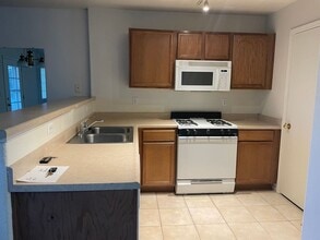 5770 Vista Serena Way in Sparks, NV - Building Photo - Building Photo