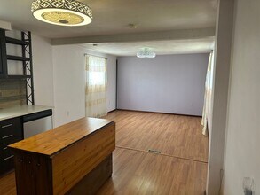 302 Meadowlark Ln in West Mifflin, PA - Building Photo - Building Photo