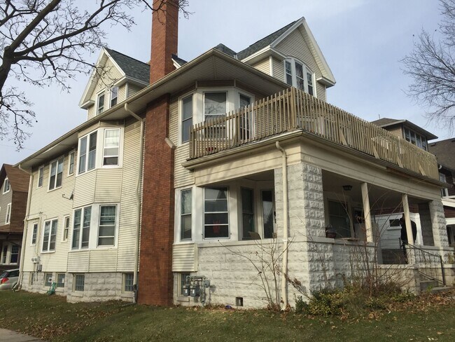 property at 3003 N Maryland Ave