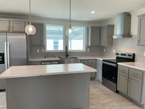 34604 Ballyhoo Dr in Zephyrhills, FL - Building Photo - Building Photo