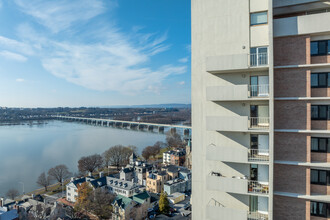 Harmony Tower in Harrisburg, PA - Foto de edificio - Building Photo