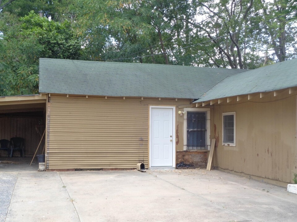 2822 Broadway St in Little Rock, AR - Foto de edificio