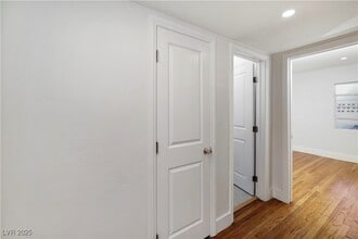 1140 Hillside Pl in Las Vegas, NV - Building Photo - Building Photo