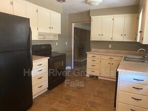 930 Koster Ave in Idaho Falls, ID - Building Photo - Building Photo