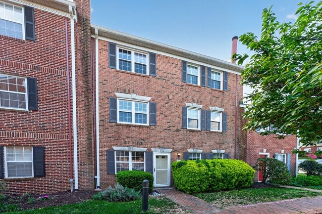 property at 1625 S Barton St