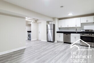 732 W Roscoe St, Unit NGA in Chicago, IL - Building Photo - Building Photo