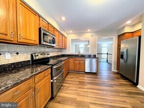 11812 Great Owl Cir in Reston, VA - Building Photo - Building Photo