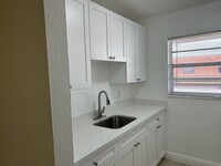 1561 NE 8th St, Unit 6 in Homestead, FL - Foto de edificio - Building Photo