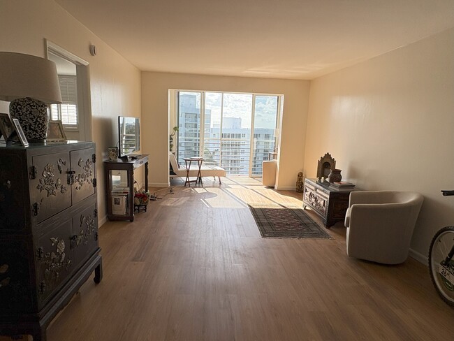property at 2731 NE 14th Street Cswy
