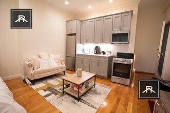903 Beacon St in Boston, MA - Building Photo - Building Photo