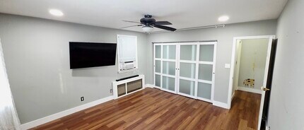 728 Golden Ave, Unit Unit 2 in Secaucus, NJ - Building Photo - Building Photo