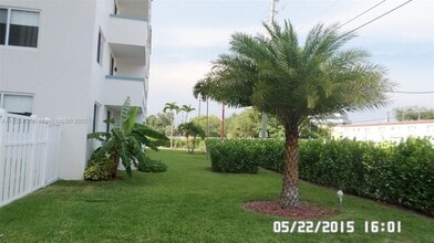 11750 NE 16th Ave in Miami, FL - Building Photo - Building Photo