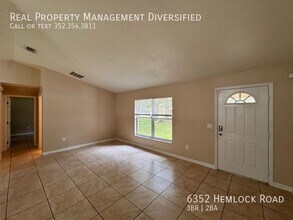 6352 Hemlock Rd in Ocala, FL - Building Photo - Building Photo