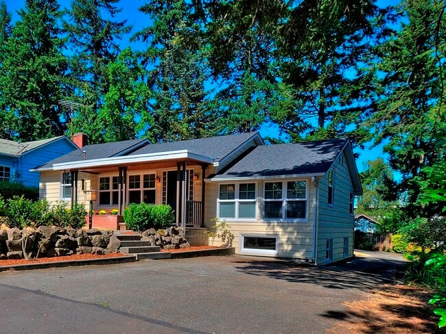 332 N 133rd St in Seattle, WA - Foto de edificio - Building Photo