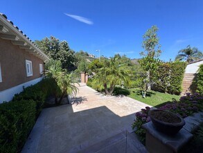 2528 N San Miguel Dr in Orange, CA - Building Photo - Building Photo