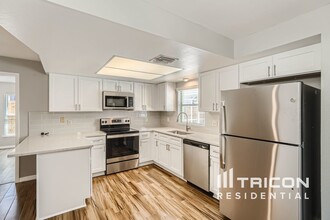 3035 Terrace View Ln in Clearwater, FL - Building Photo - Building Photo