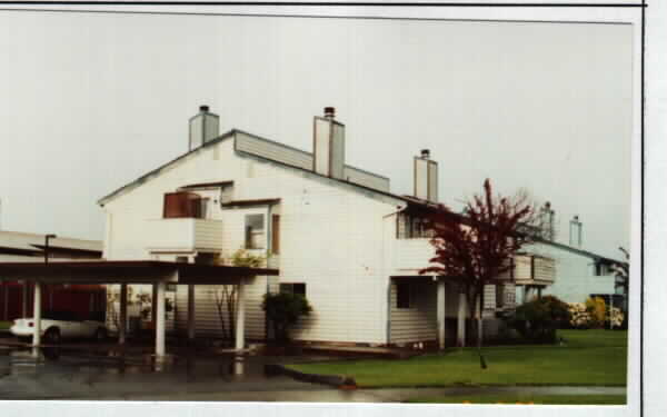 Pointe East in Enumclaw, WA - Building Photo