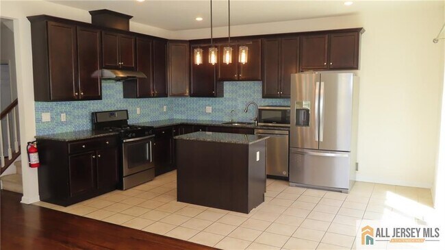 49 Campbell St in South Plainfield, NJ - Foto de edificio - Building Photo