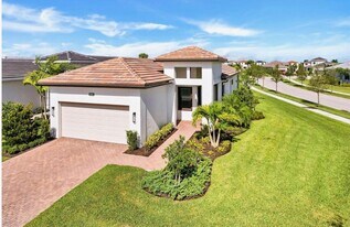 5501 Santa Rosa Ln in Westlake, FL - Building Photo
