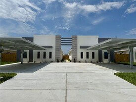 12 W Driftwood St in Edinburg, TX - Building Photo