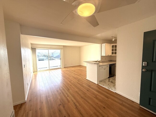 property at 336 Larkspur Plaza Dr