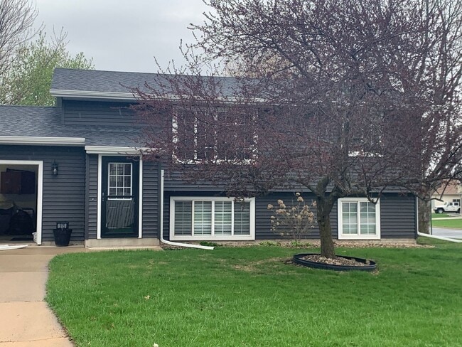 property at 915 4th St NE