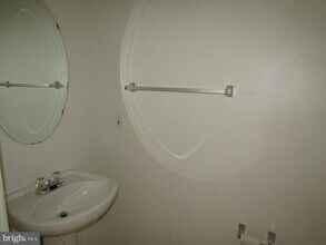 21076 Bitterroot Terrace in Ashburn, VA - Building Photo - Building Photo