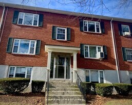 26 Heath Rd in Arlington, MA - Building Photo