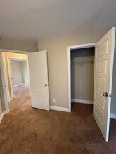 497 Kirkland Dr in Locust Grove, GA - Foto de edificio - Building Photo