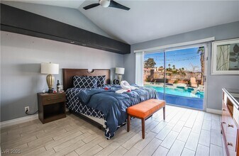 5086 Cartaro Dr in Las Vegas, NV - Building Photo - Building Photo