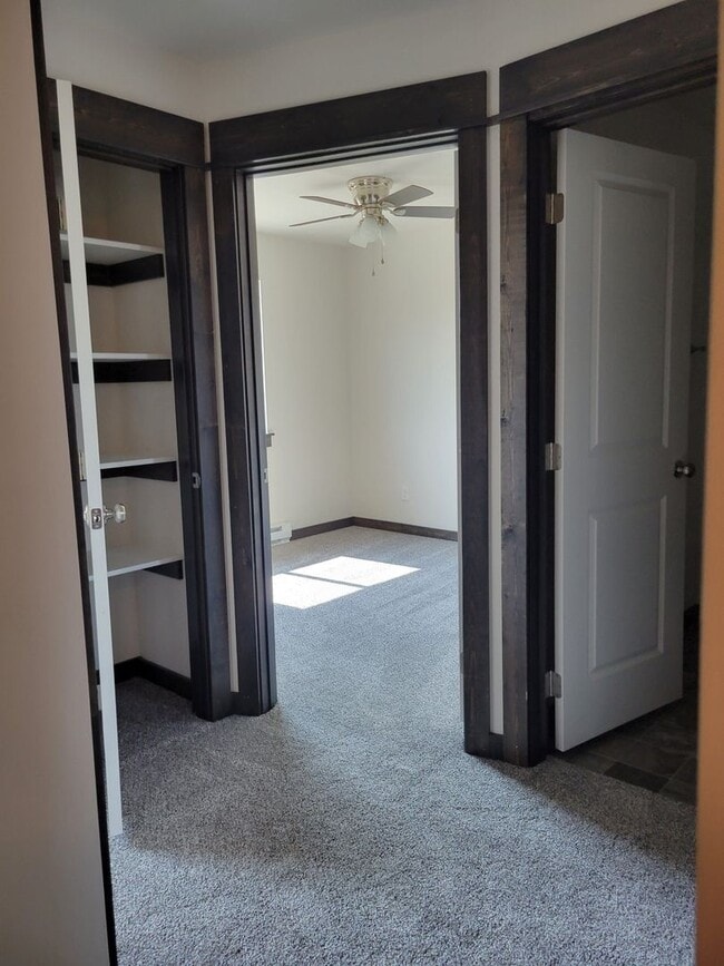 93 W Jefferson Ave in Belgrade, MT - Building Photo - Building Photo