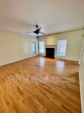 6213 N Woodcreek Ct in Oklahoma City, OK - Building Photo - Building Photo