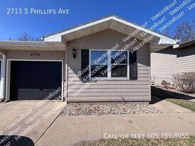 2713 S Phillips Ave in Sioux Falls, SD - Building Photo