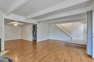 524 S Cascade Terrace in Sunnyvale, CA - Building Photo - Building Photo